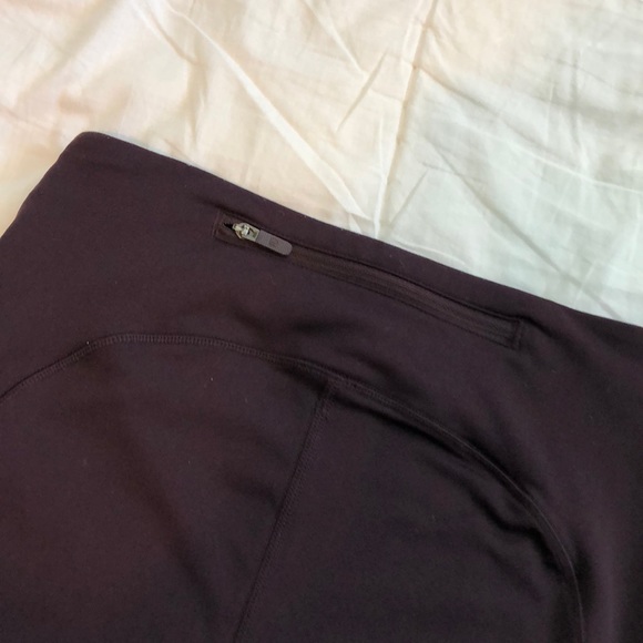 Burgundy Full Length Lululemon’s with Pockets - Picture 5 of 5